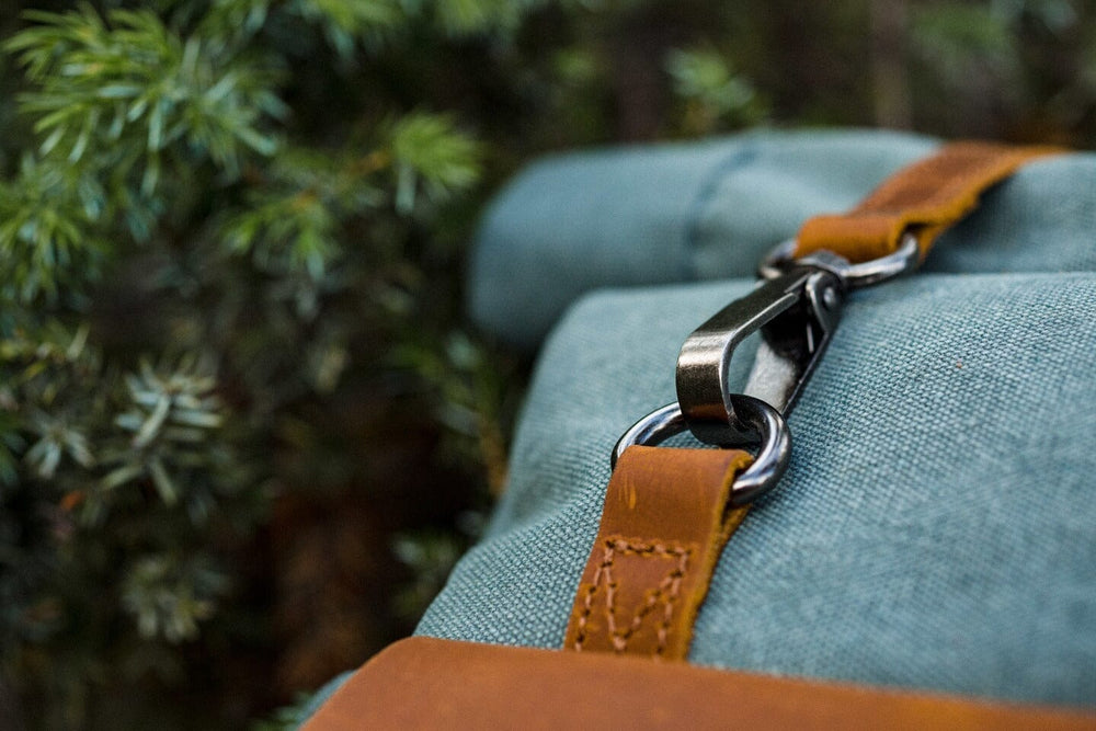 how to clean canvas backpack
