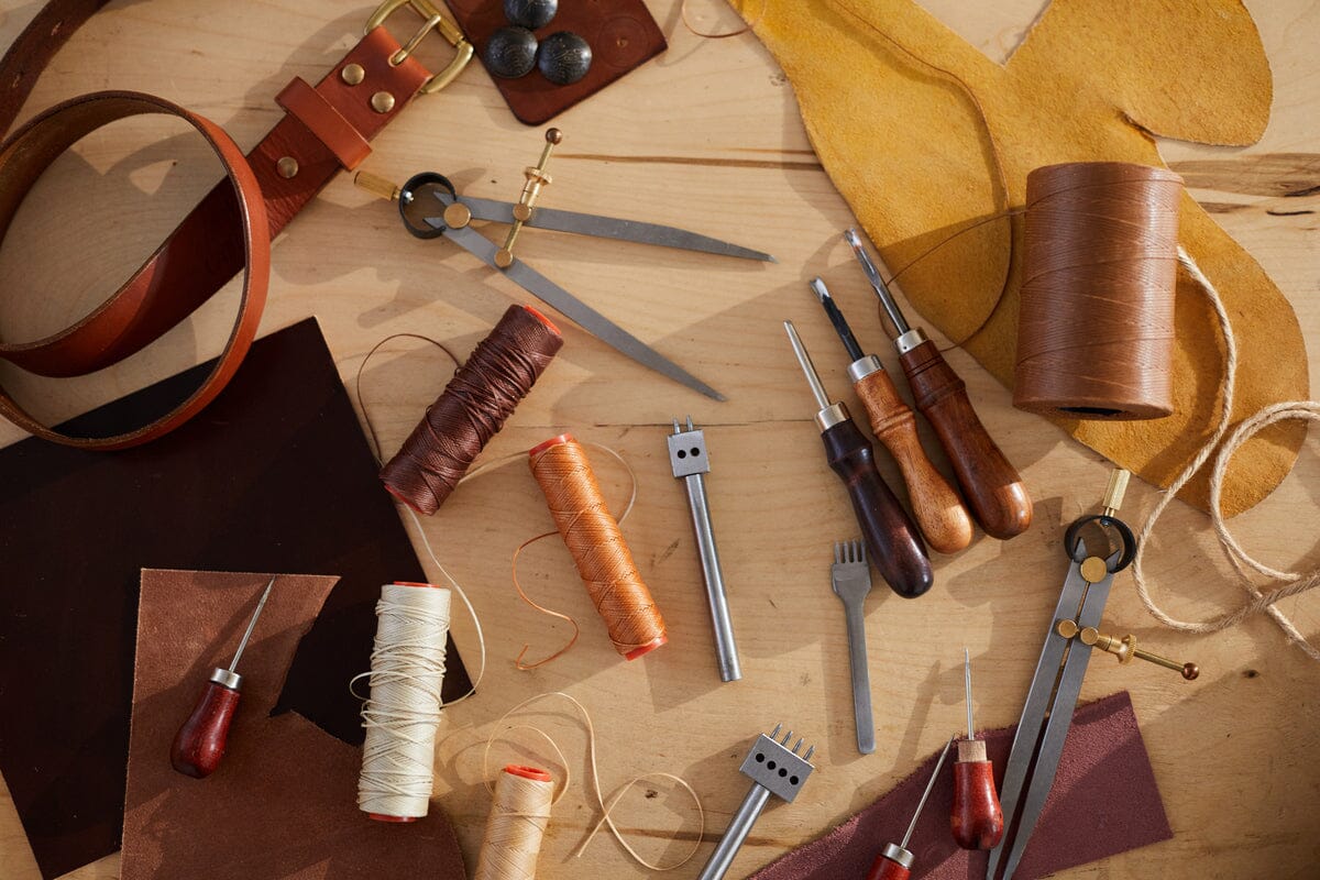 Getting Started in Leathercraft - 10 Basic Tools Every Beginner Leather  Craftsman Should Have 