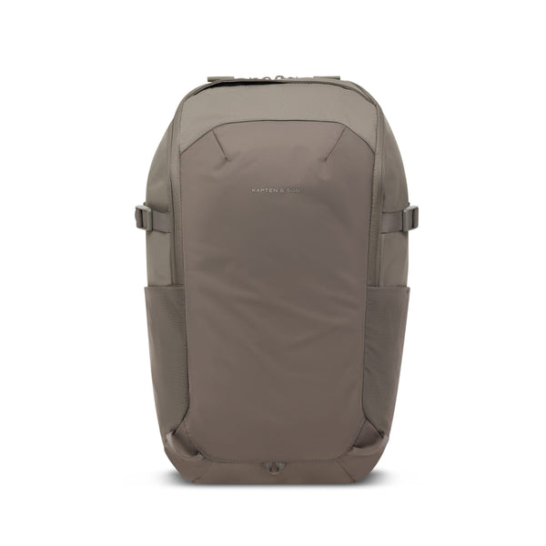 Kapten & Son Åre Daypack Lite packable 13L travel backpack in Taupe, front view on white