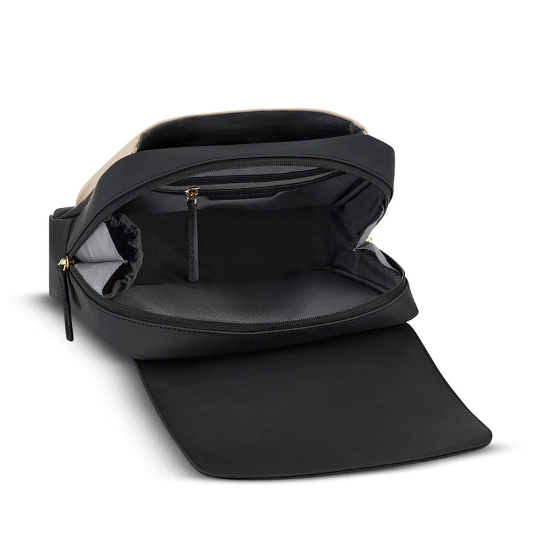 Tablet sleeve and zip pocket inside the cream black Tromso Small