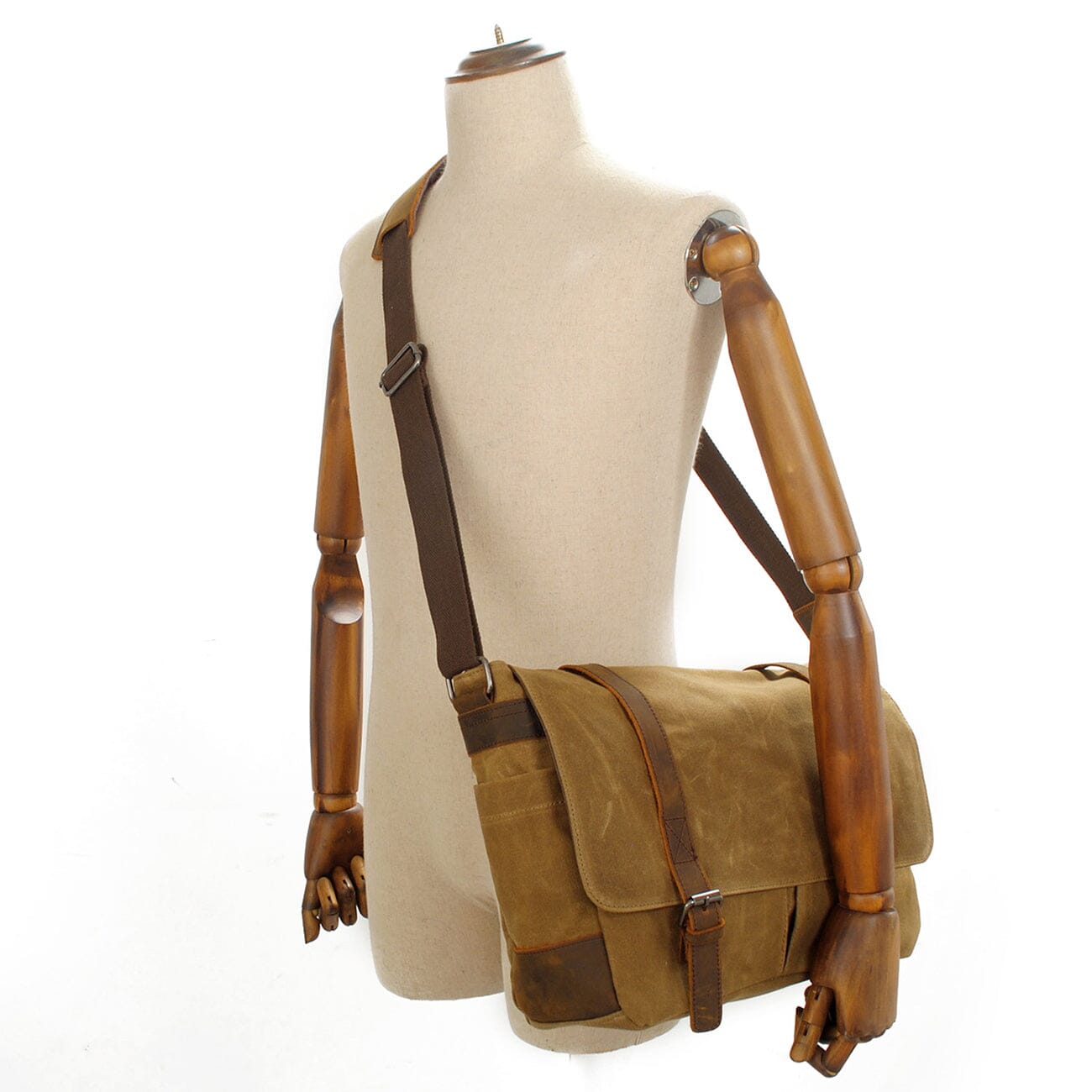 vintage adventurer wanderer style messenger bag