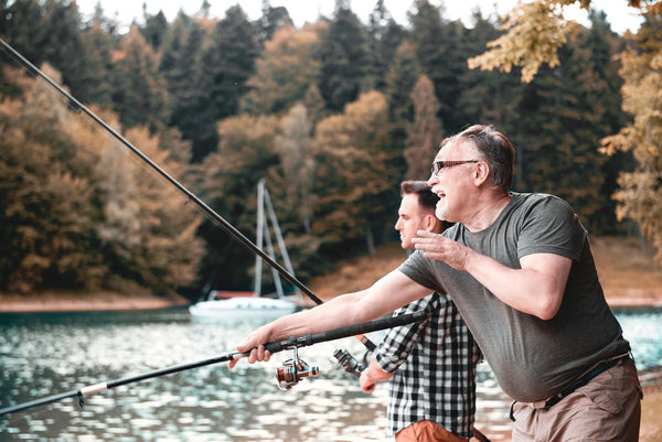 8 Accessoires de Pêche Essentiels à Emporter