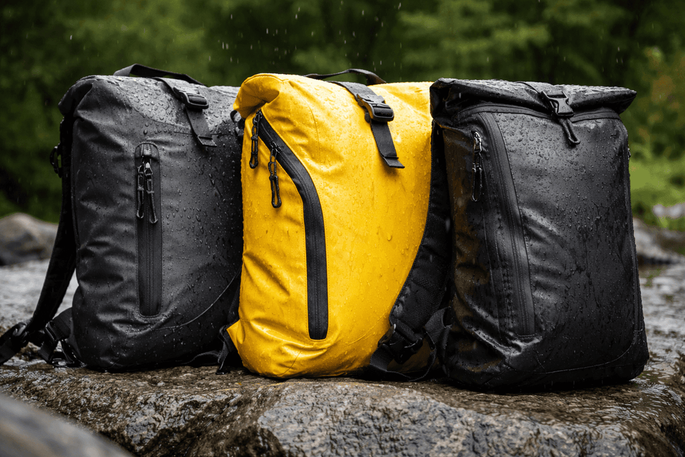 Comparison of waterproof backpacks made with PU, TPU and laminated fabric in rainy conditions