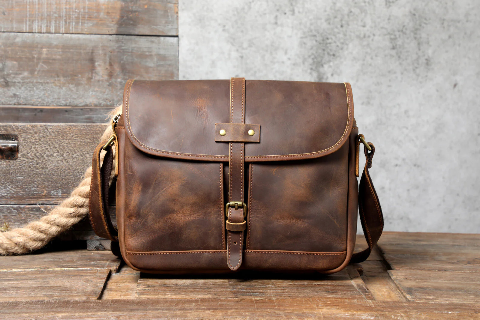Satchel vs. Messenger Bag - What's The Difference?