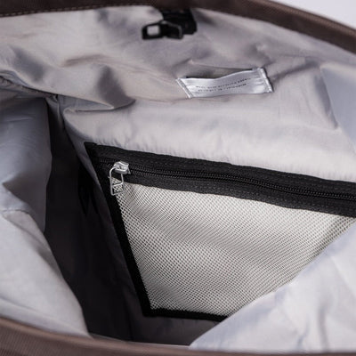 Bernt interior compartment with zipped pocket