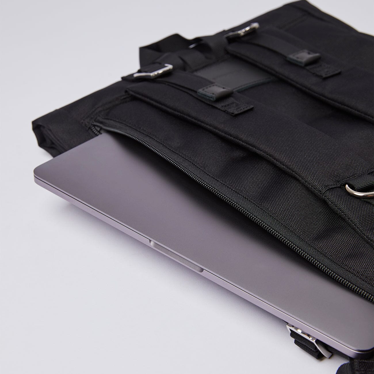 bernt backpack dedicated 16 inches laptop compartment