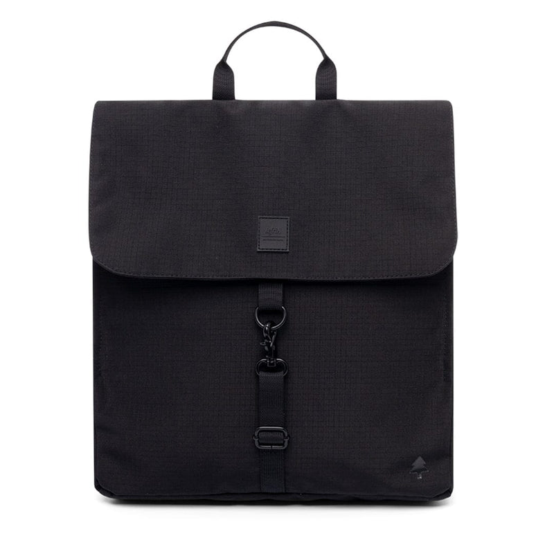 front view of the black sustainable backpack from Lefrik