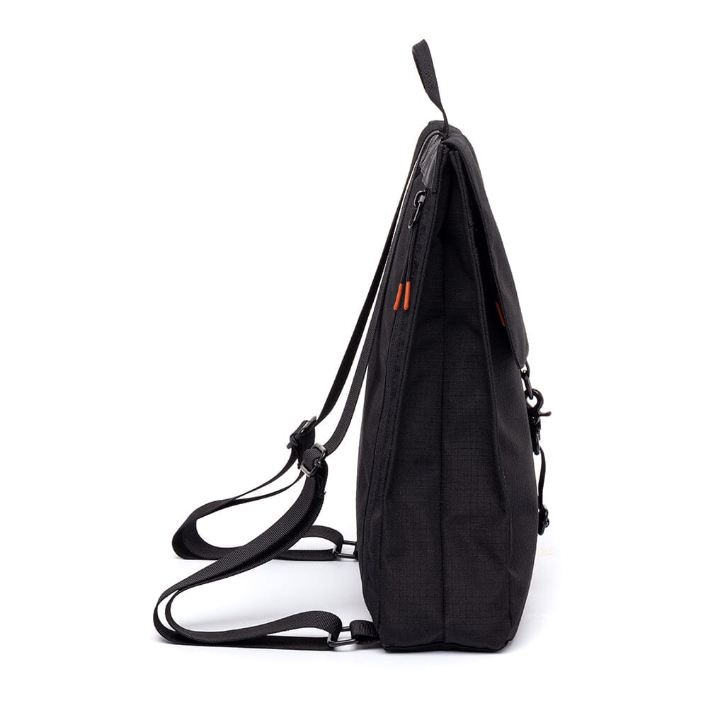 side view of the black sustainable backpack from Lefrik