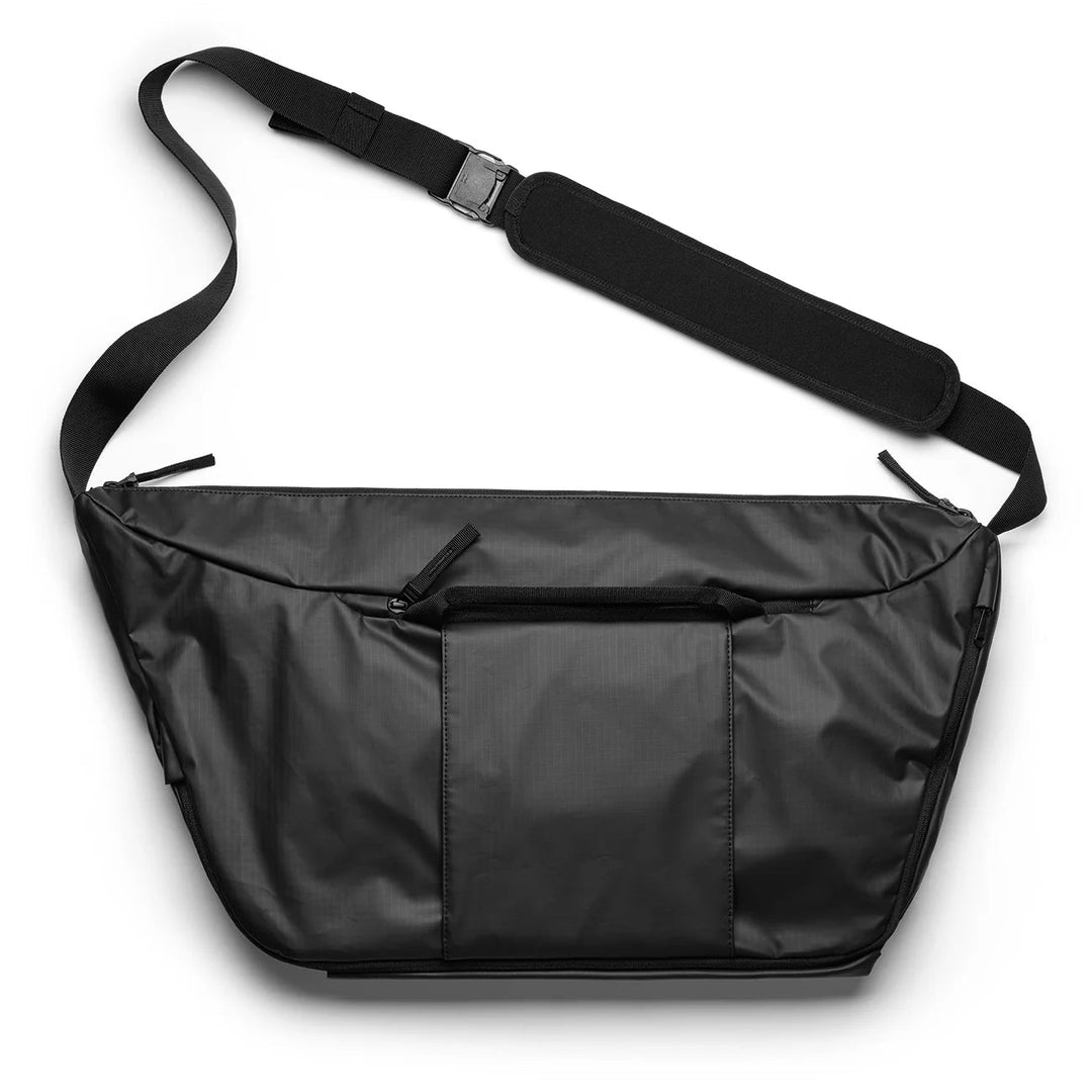 DB Journey Ramverk Pro Sling Bag 24L in black — back view