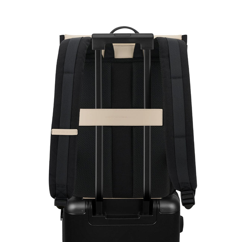 Fyn backpack, cream black, luggage pass-through