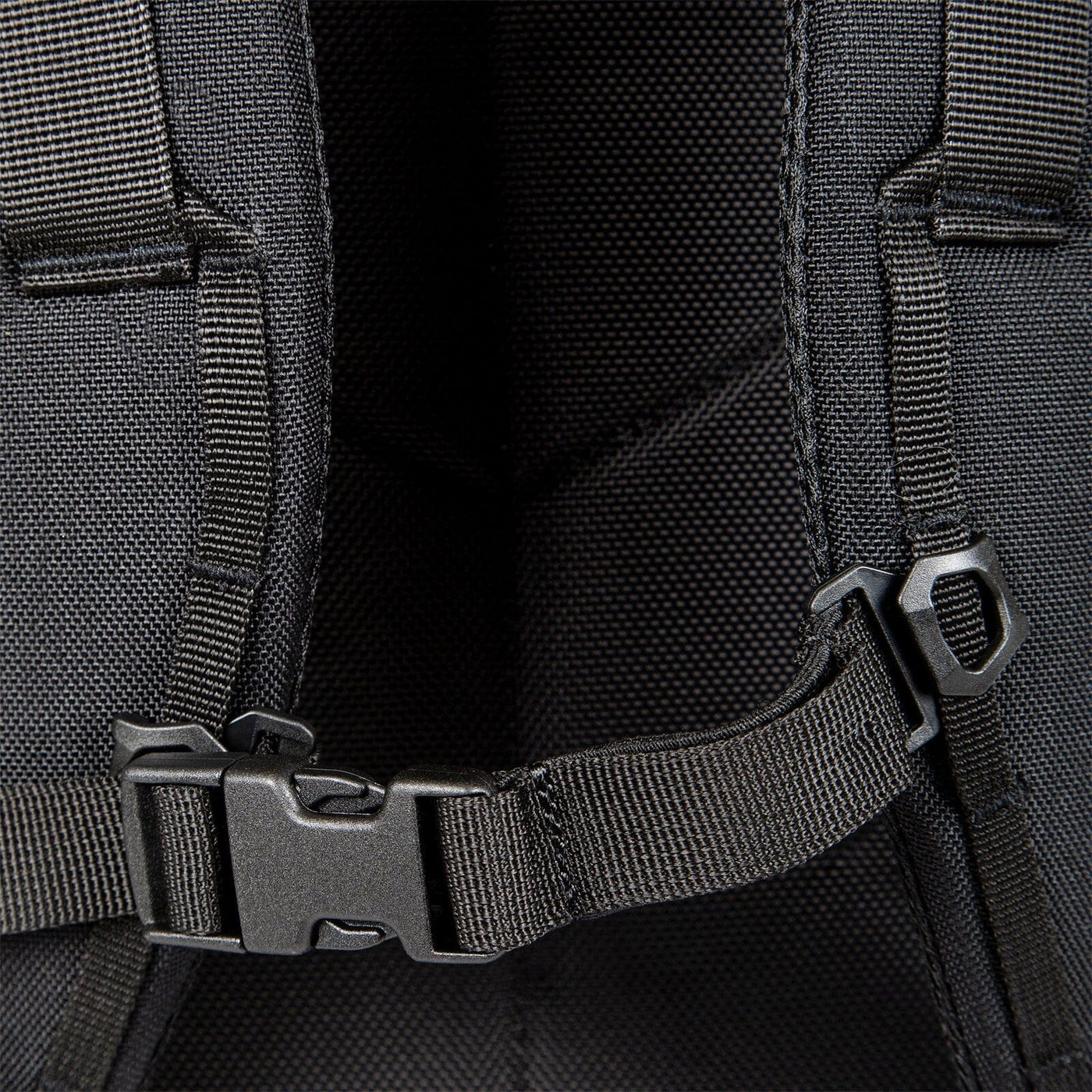 global travel pack close up removable adjustable hip belt