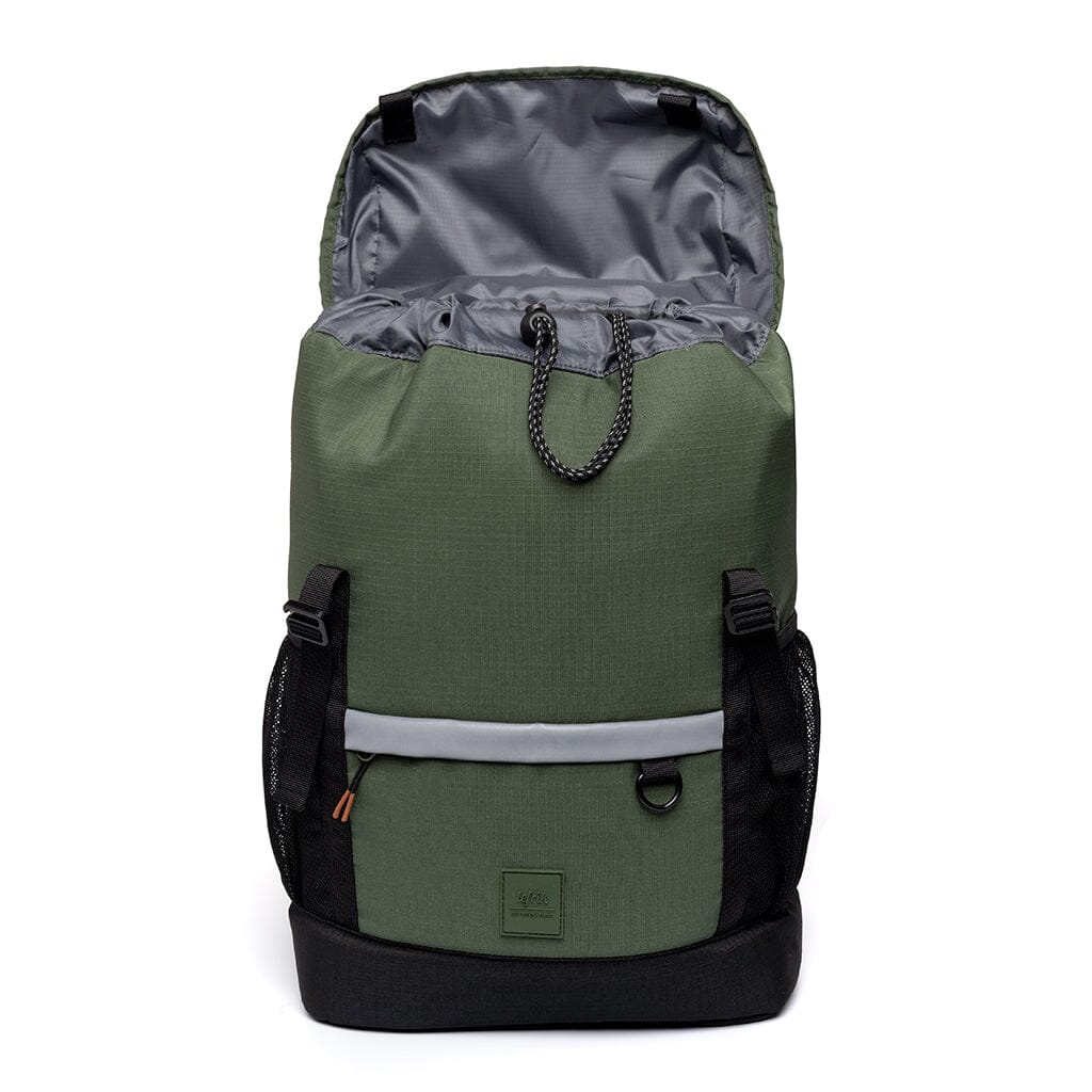 drawstring opening mechanism of the green sustainable travel backpack from Lefrik brand