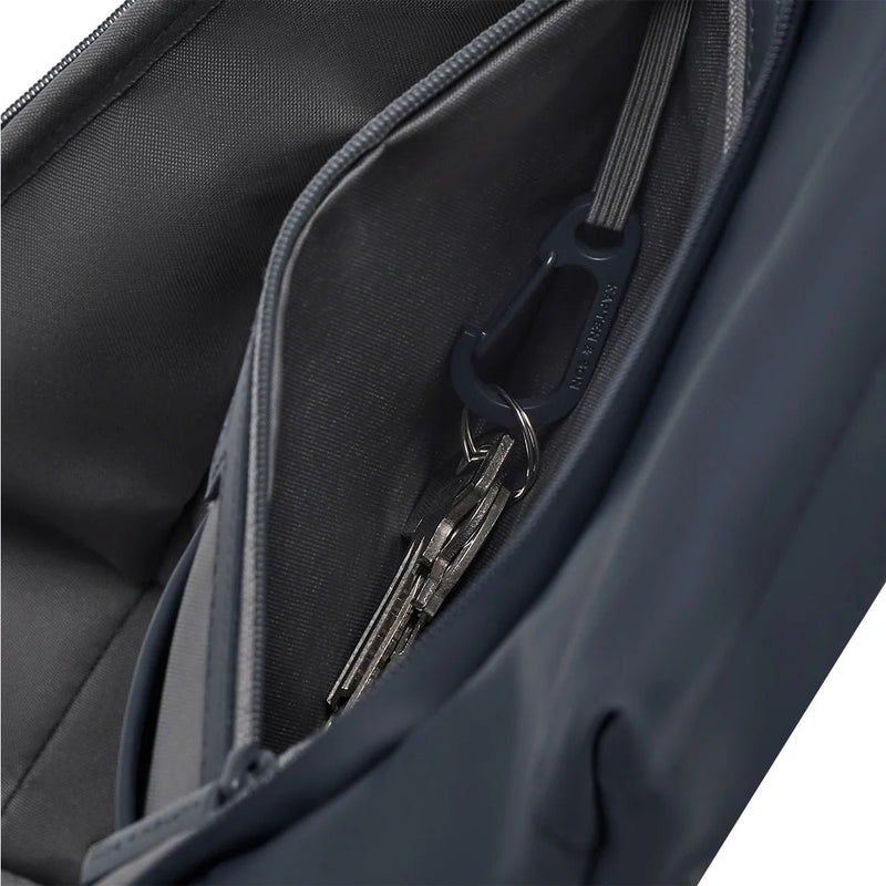 Key clip inside the navy Helsinki Pro