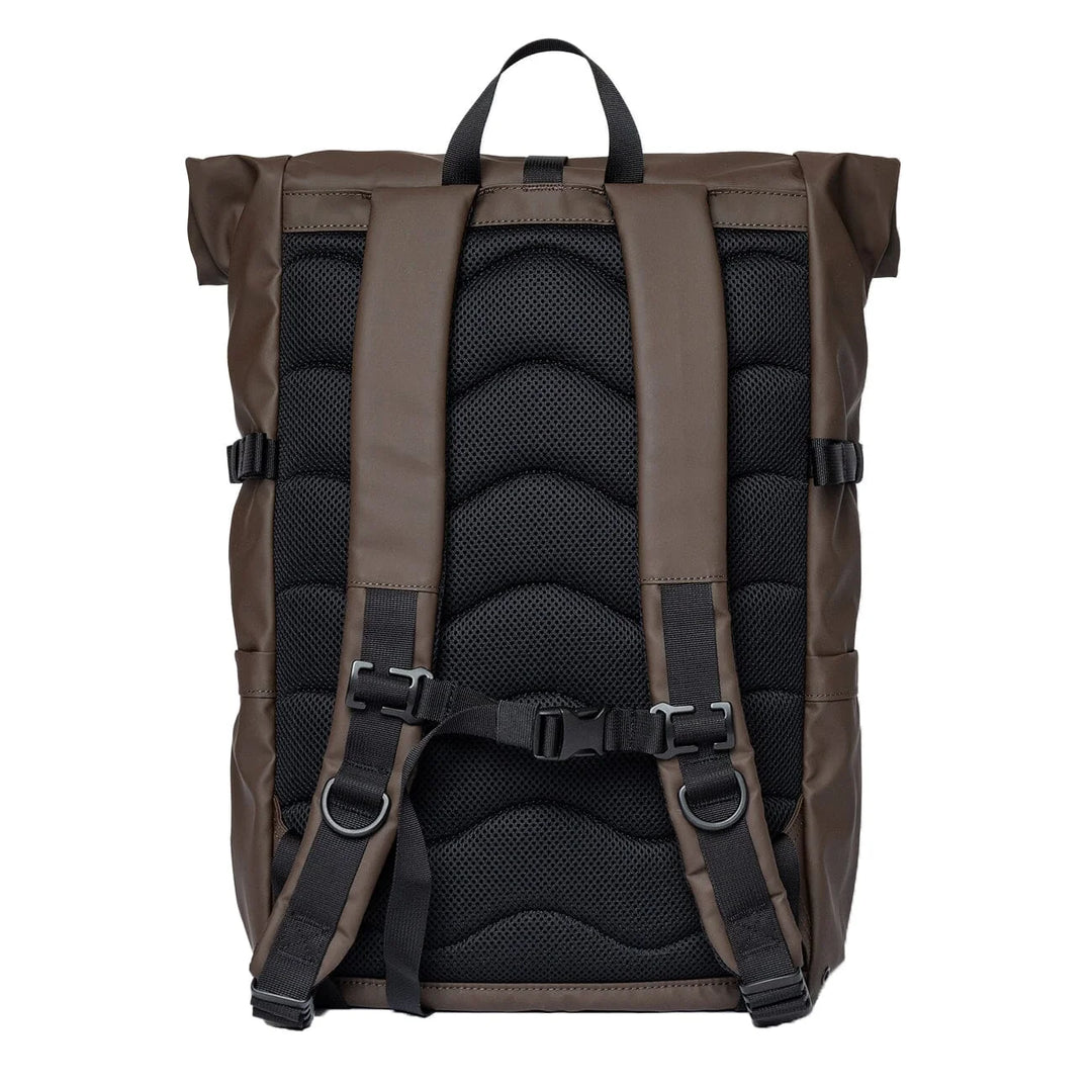 Sandqvist Stream Rolltop Backpack L in black, back view ergonomic padded straps