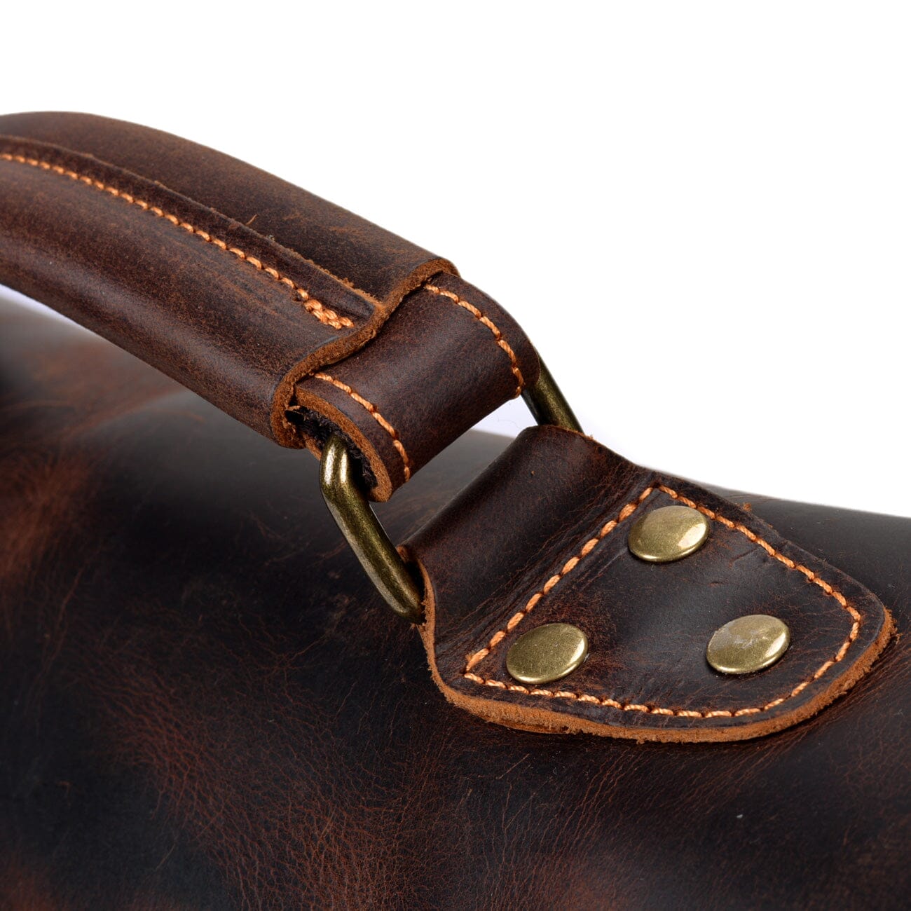 leather flap with rivets reinforced leather handle of the messenger bag from eiken, tulsa model