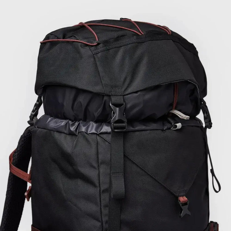 mountain hike black details expandable drawstring