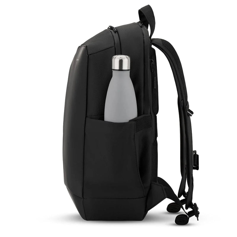 Side view with a water bottle in the stretch side pocket