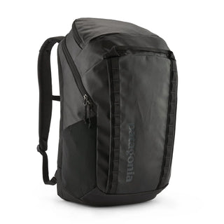 Patagonia Black Hole Pack 32L Black — front view with vertical zip and tonal Patagonia logo