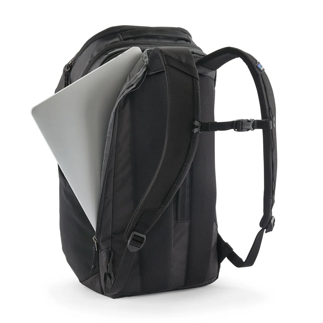 are patagonia cross bags good at preventing pick pocketing Black Hole® Pack 32L