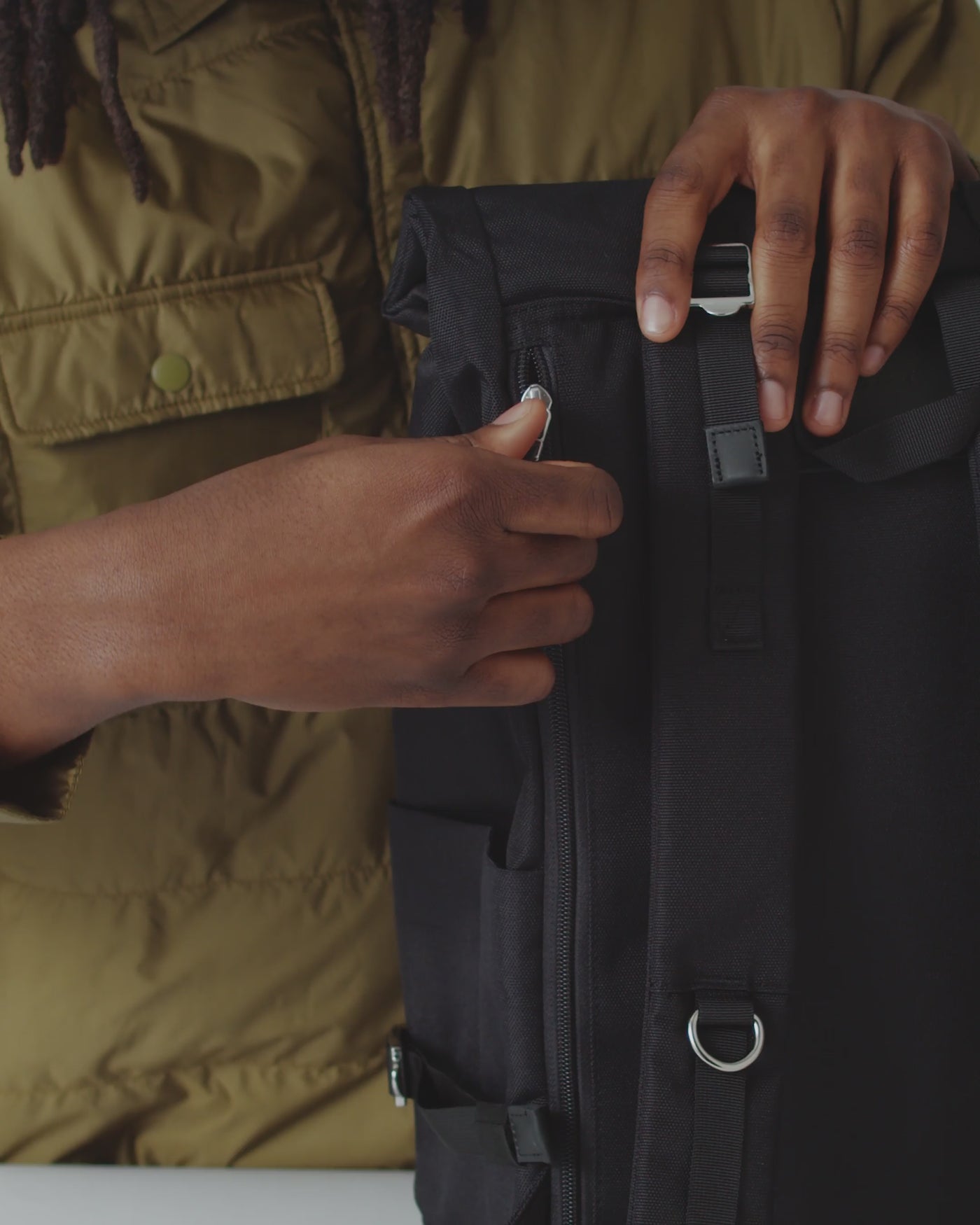 video showcasing the black brent model backpack from Sandqvist