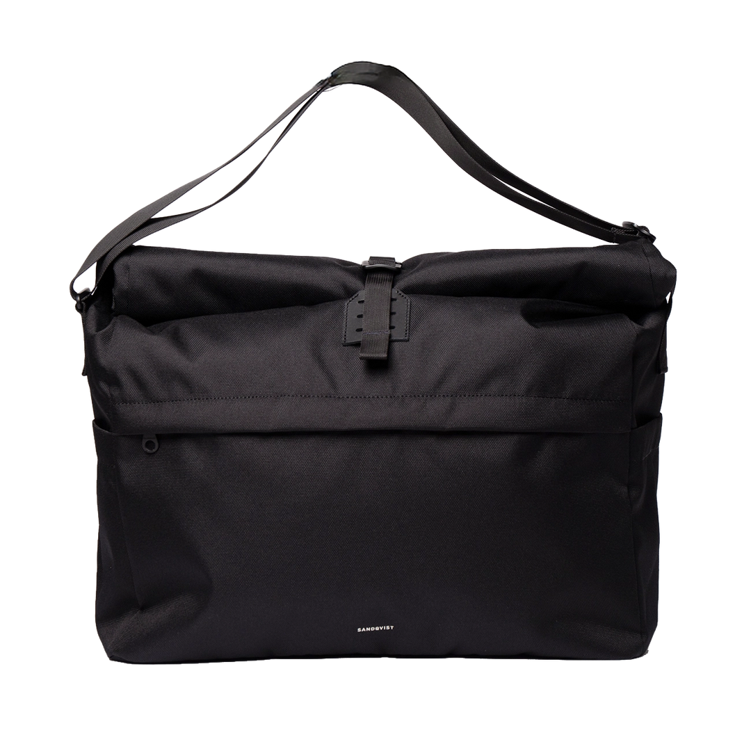 Sandqvist Icon Messenger Bag in black, front view