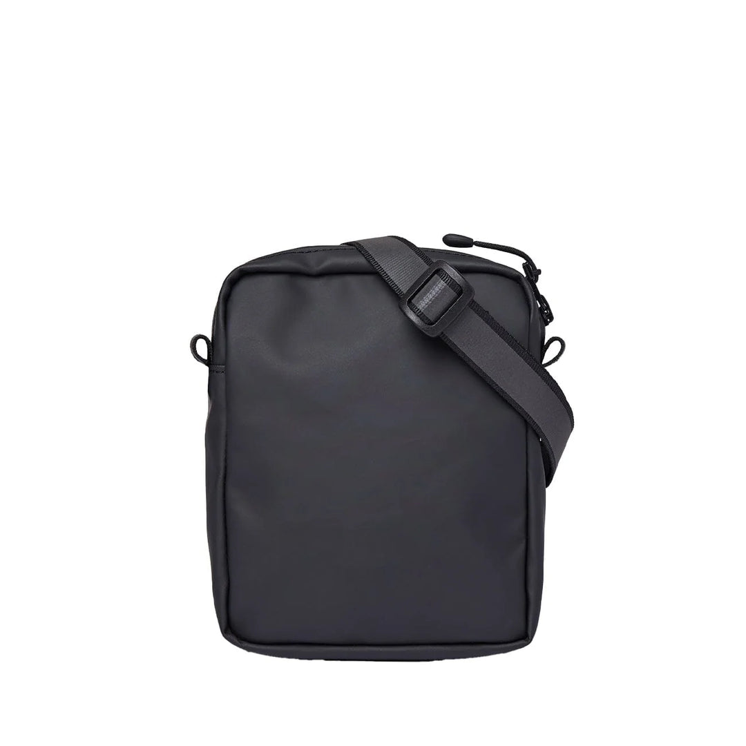 Sandqvist Poe bag in black, back view showing flat back panel and top zip