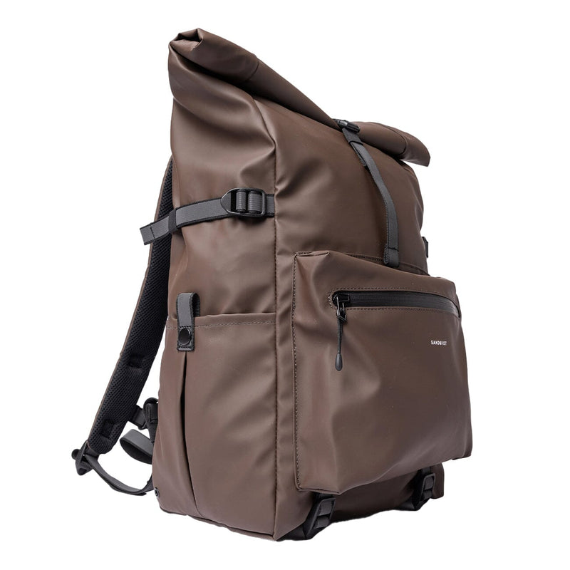 sandqvist ruben 2.0 backpack in brown, side view