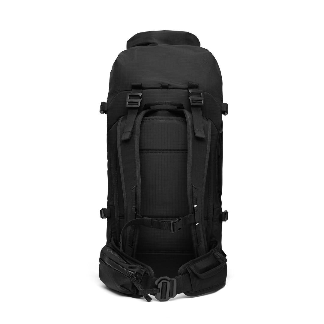 Snow Pro Backpack 25L in Black, back view of the moulded back panel, load adjusters and hip belt