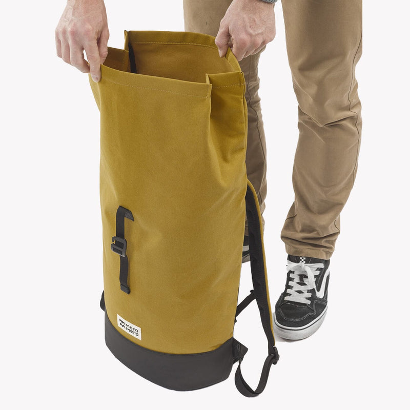 squamish v3 backpack in chai tea, meromero, roomy storage magnet closing mechanism