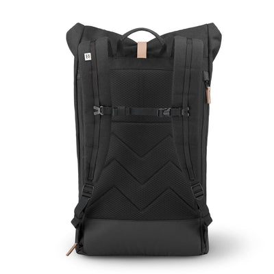 squamish v3 backpack in dark grey, meromero, back view