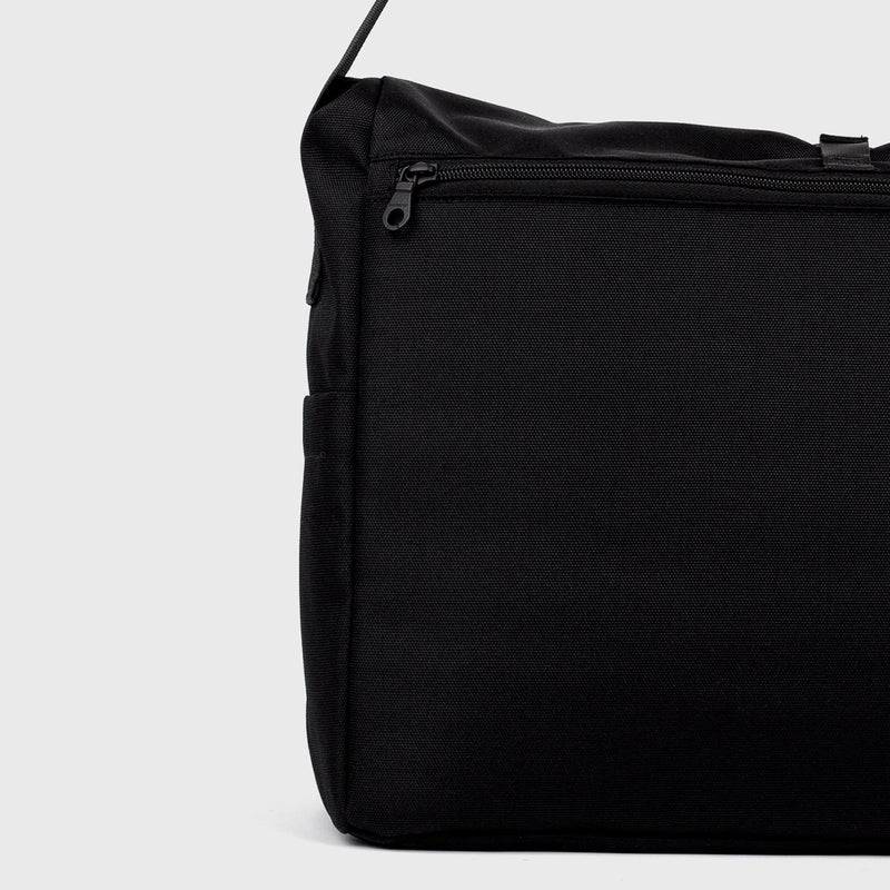 Unisex messenger shoulder bag, versatile enough for office wear, casual outfits, or travel adventures