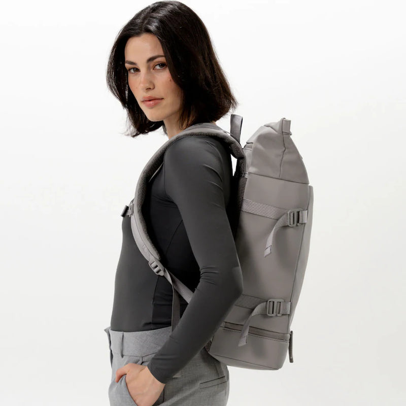 woman wearing greige helsinki backpack kapten son model lifestyle