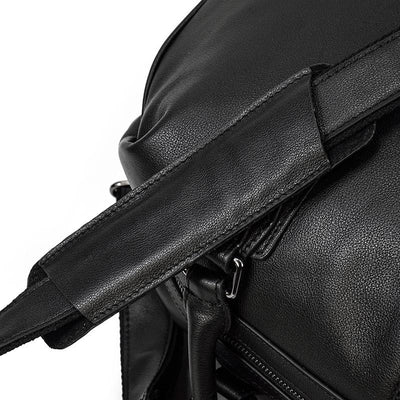 confortable black leather holdall