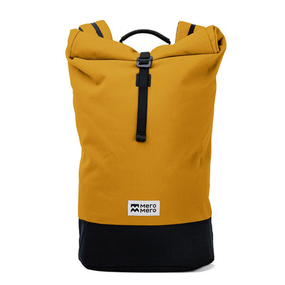 vue de face du sac à dos en plastique recyclé de couleur jaune de la marque mero mero idéal pour trajets en vélo