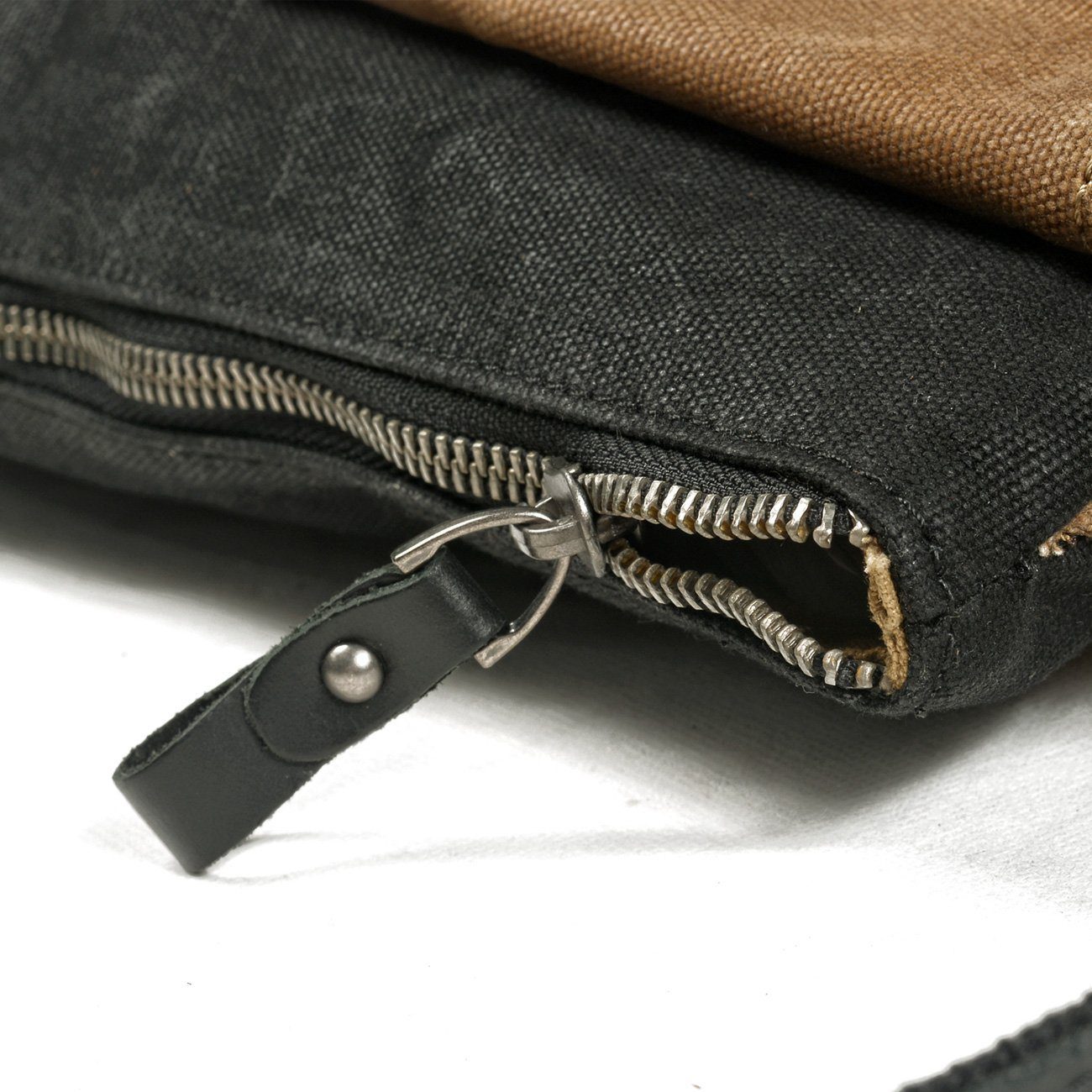 Waxed canvas shoulder bag with zipper, crossbody bags for women and fo –  Officine Canvas Milano