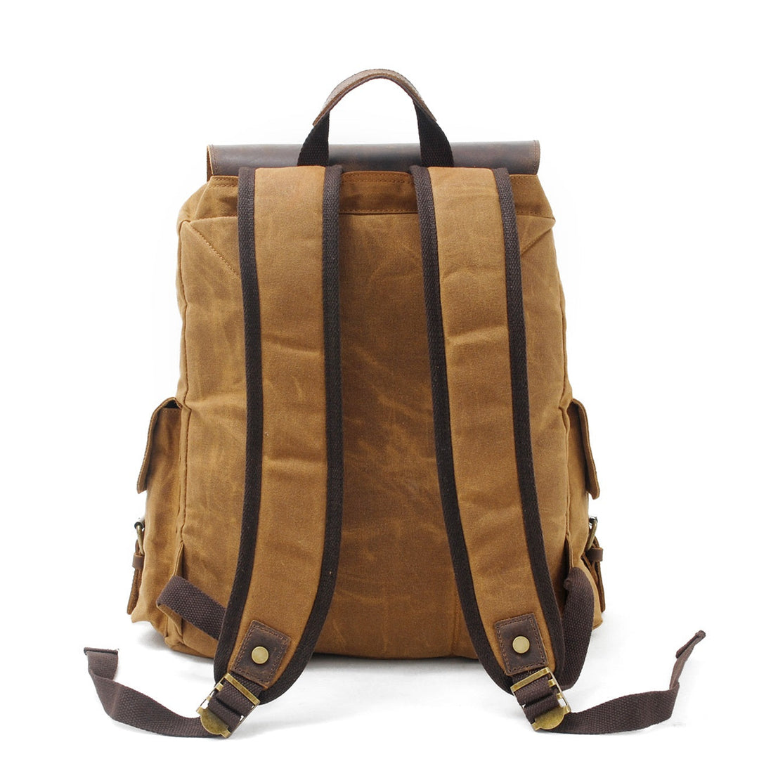 Back panel of the khaki Latvia with padded shoulder straps, top grab handle and cotton canvas reinforcement